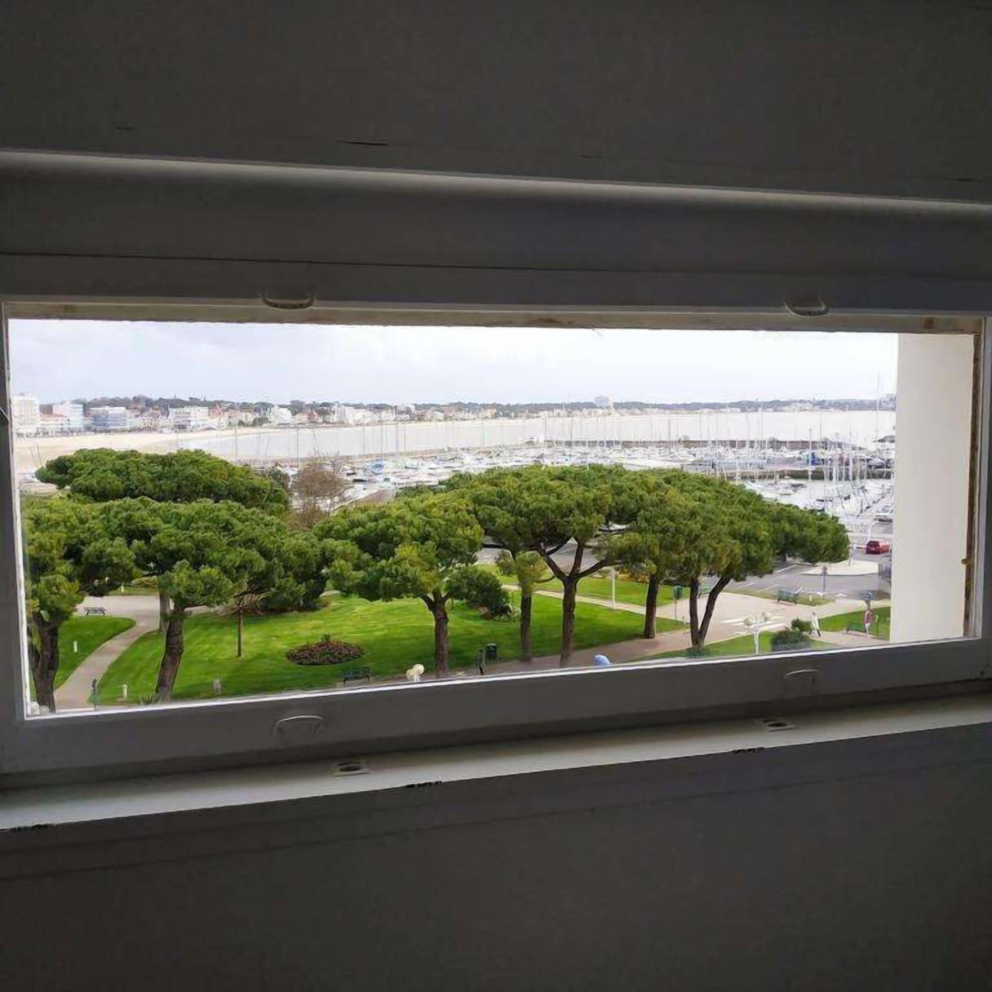 Brit Hotel Hermitage 鲁瓦扬 外观 照片